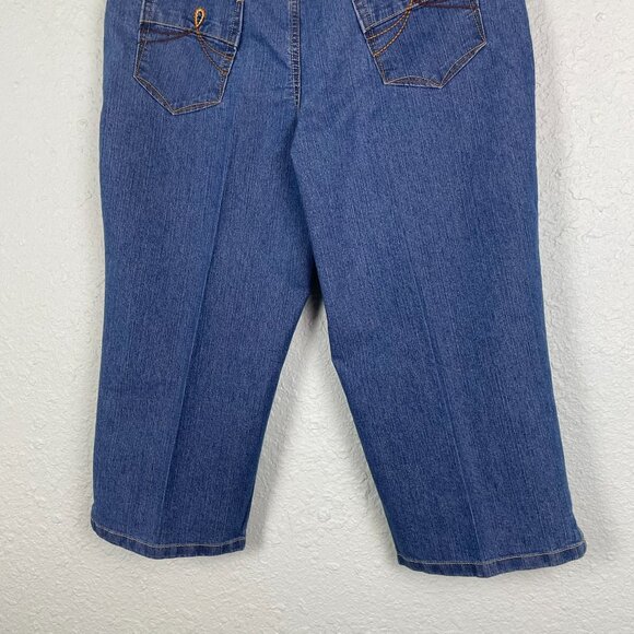 Kim Rogers Women’s Capri Jeans Size 12 Blue Denim Medium Wash Embroidered Pocket - Picture 9 of 14